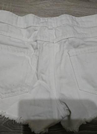 Белые джинсовые шорты с кружевом2 фото