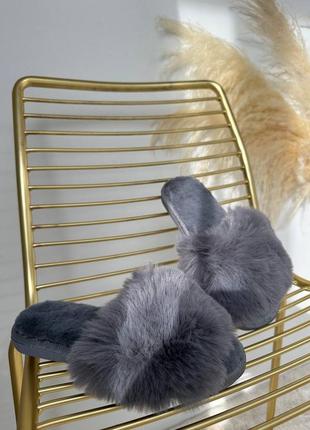 Домашні пушисті капці з відкритим носком сірі