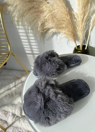 Домашні пушисті капці з відкритим носком сірі