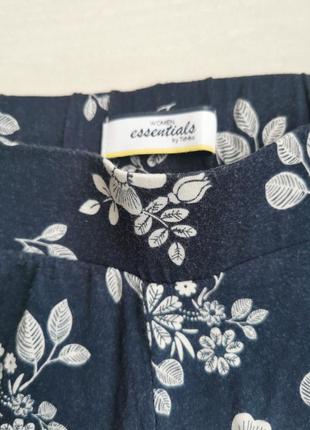 Женские удобные широкие вискозные брюки-бриджи с карманами5 фото