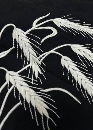 Сорочка вишиванка: вишиті колоски на на чорному та білому фоні6 фото