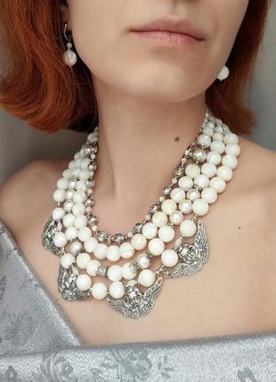Біле перламутрове намисто ′зимовий сон′ (перламутр, бавовняні перли)