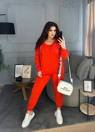 Жіночий костюм