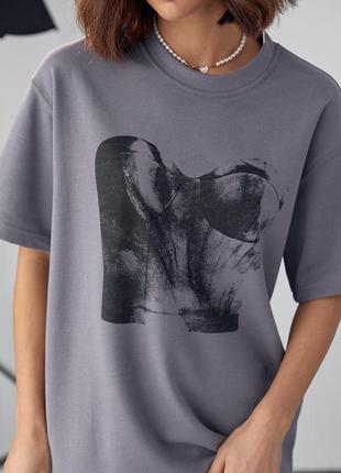 Жіноча футболка вільного крою з принтом корсет4 фото