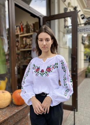 Вишиванка жіноча лляна біла "borshchivska" з квітковою вишивкою