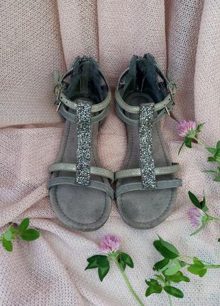 Красиві босоніжки , 31 р.