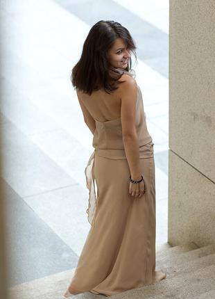 Очень красивый шифоновый костюм цвета нюд