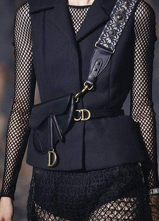 Ремінь у стилі dior чорний с золотою пряжкою