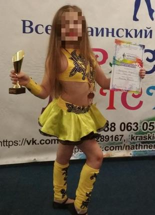 Яркий костюм для восточных танцев на девочку 7-8 лет