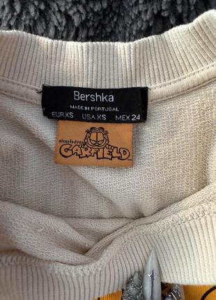 Срочно! укороченный свитшот bershka2 фото