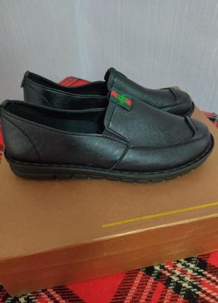 Туфли на низком ходу.