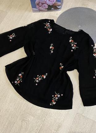 Блуза в цветочек блузка m&co