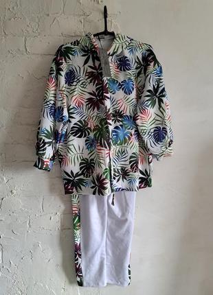 Женский костюм s