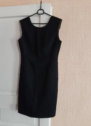 Вишукана чорна сукня з декором1 фото