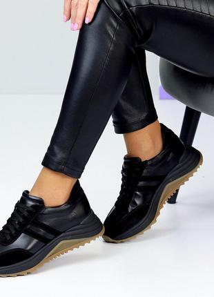 Универсальные женские кроссовки, в натуральной коже, замше, черного цвета в больших размерах лето, в3 фото