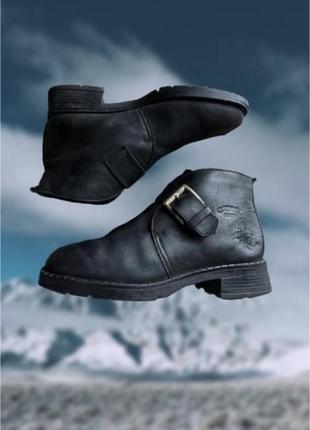 Зимові шкіряні черевики  оригінальні чорні з хутром
