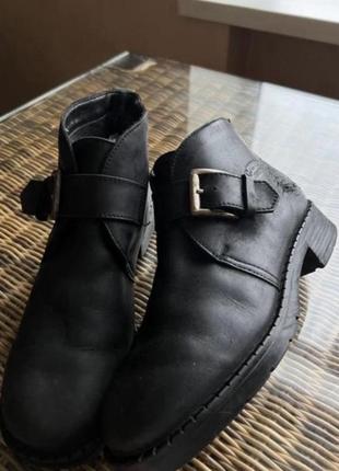 Зимові шкіряні черевики  оригінальні чорні з хутром2 фото
