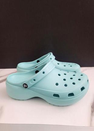 Крокс классик клог голубые crocs women ́s classic platform clog pure water1 фото