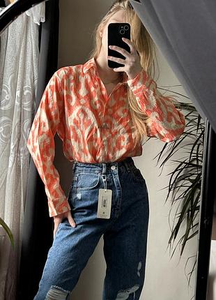 Яскрава сорочка