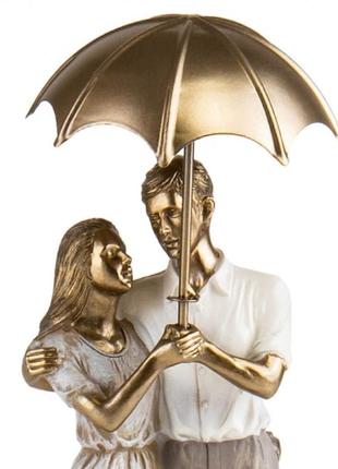 Статуэтка "кохание под дождем" (светло-коричневая)3 фото