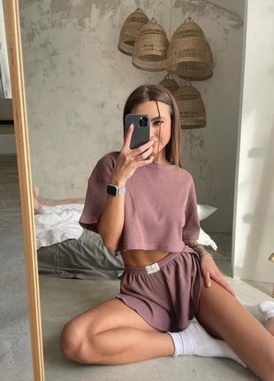 Домашний костюм летний легкий пижама рубчик женский топ футболка укороченная шорты короткие с разрезами комплект костюм двойка