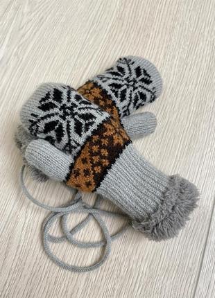 Зимові рукавиці на один пальчик для немовля2 фото
