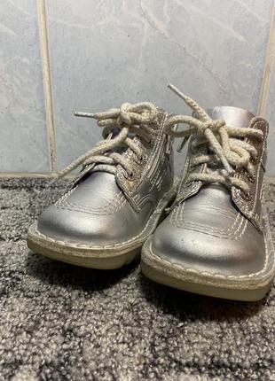 Дитячі черевики kickers 25р