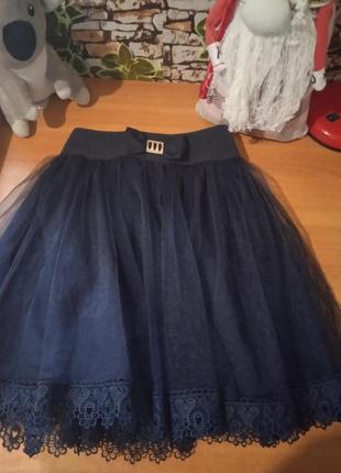 Фатиновая юбочка с сетевым по низу. на девочку 9 лет, темно синего цвета.