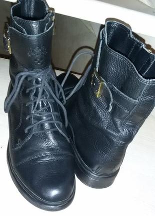 Класні шкіряні черевики бренду vince camuto(сша) розмір 39 (25 см)