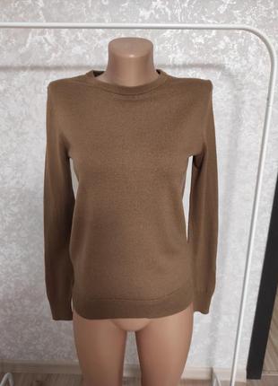 Свитер от uniqlo, небольшой дефект