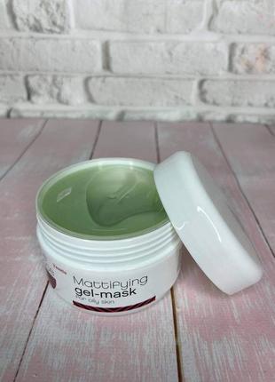 Матуюча охолоджуюча гель-маска для жирної шкіри