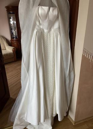 Очень элегантное свадебное платье!4 фото