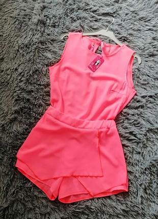 Літній яскраво малиновий комбінезон ромпер