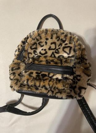 Леопардовий маленький рюкзак від urban outfitters маленький рюкзачок