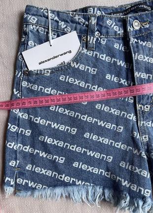 Джинсовые женские шорты  надписью alexander wang7 фото