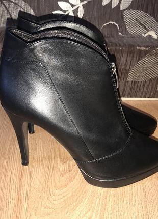 Стильні ботинки шкіряні ботільйони emporion