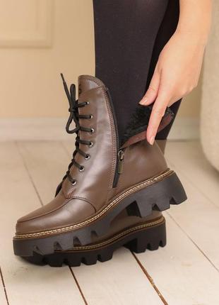 Ботинки кожаные с мехом коричневые9 фото