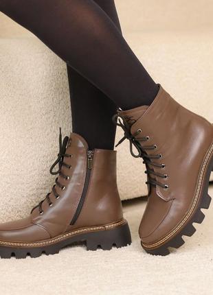 Ботинки кожаные с мехом коричневые10 фото