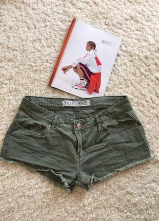 Джинсовые шорты короткие