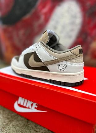 Милые женские кроссовки nike shipping sb dunk low beige brown bear белые с коричневым8 фото