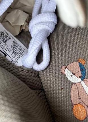 Милые женские кроссовки nike shipping sb dunk low beige brown bear белые с коричневым9 фото