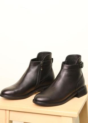 Ботинки кожаные с мехом черные7 фото