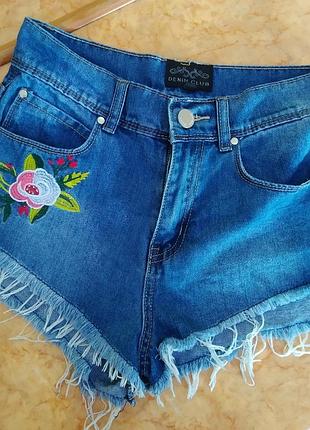 Шорти джинсові з вышывкои denim club
