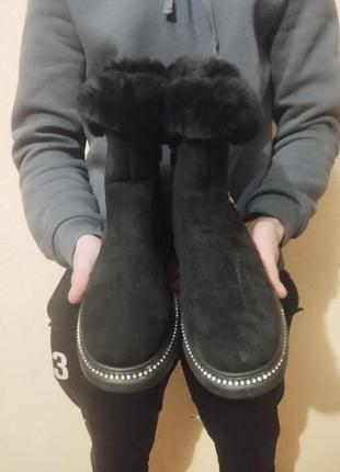 Жіноче зимове взуття1 фото