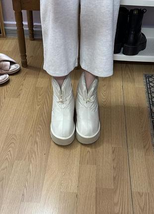 Ботинки дутіки чоботи молочні