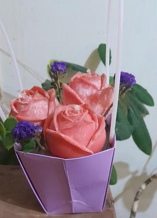 Букет троянд. свічки.