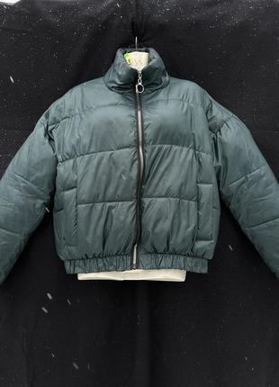 Темно зеленая куртка курточка на осень весну