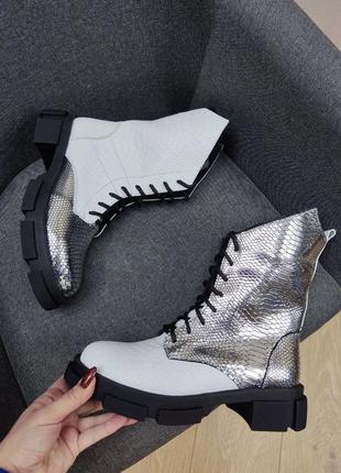 Дизайнерські черевики tokio  ін- ян шкіра пітон біла та срібло металік 36-41 зима демі