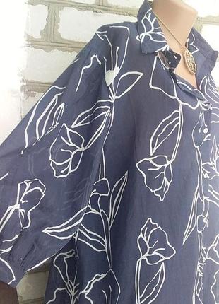 Martina grey italy легкая удлиненная рубашка-туника оверсайз цветы батал7 фото
