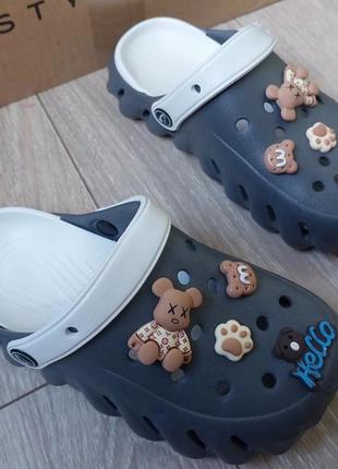 Кроксы из качественного материала